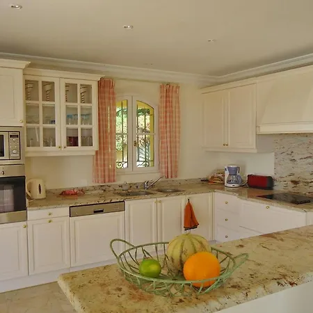 Holiday home Sainte-maxime Sleeps 8 *