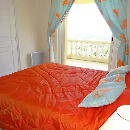 Sainte-maxime Sleeps 8