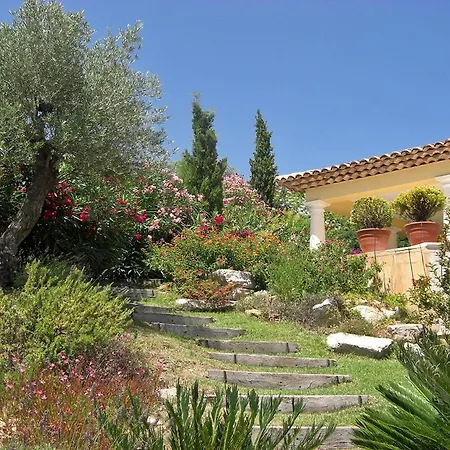 Sainte-maxime Sleeps 8 Holiday home Sainte-Maxime
