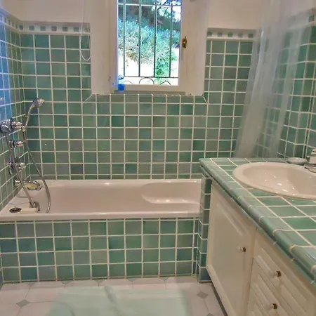 Sainte-maxime Sleeps 8 Holiday home Sainte-Maxime